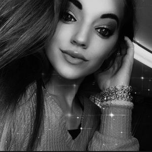 Meet your Posher, Christin